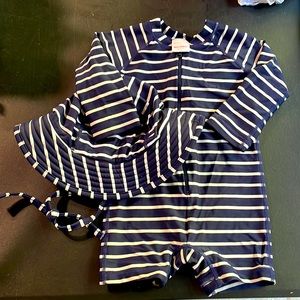 HANNA A. Swimsuit and Hat